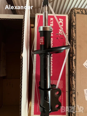 Комплект предни амортисьори KYB