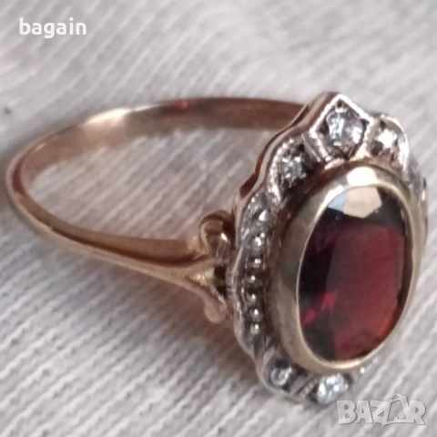 Пръстен с голям гранат и циркони. Сребро с позлата., снимка 2 - Пръстени - 52970022