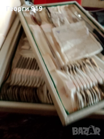 Сервиз прибори за хранене 