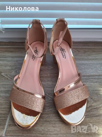 Дамски сандали цвят златни Mulanka, снимка 1 - Дамски елегантни обувки - 46371557