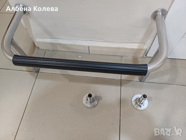 Продавам стойки за краката за Фризьорски салон 2 бр., снимка 3 - Фризьорски столове - 51281335