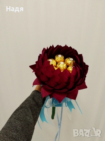 Цветя с шоколадови бонбони, снимка 3 - Романтични подаръци - 52223544