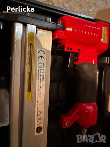 Пневматичен такер SF5040 комбиниран за скоби, игли и пирони, снимка 2 - Други инструменти - 51244296