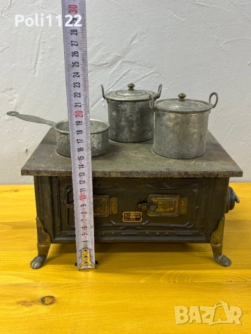 Антична миниатюрна детска печка с фурна – Wurtemberg, с аксесоари, снимка 8 - Колекции - 53384446