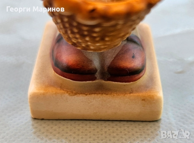 Goebel Hummel порцеланова фигура Little Helper, 73, 1973 г., снимка 11 - Колекции - 51542336