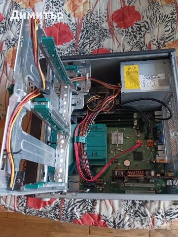 Продавам компютър Fugitsu Siemens, снимка 2 - За дома - 54171240
