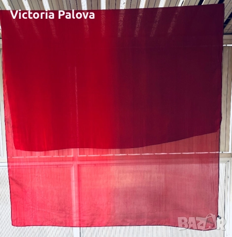 Луксозен копринен шал YAM YAM - OMBRE RUBY RED, снимка 11 - Шалове - 52924211