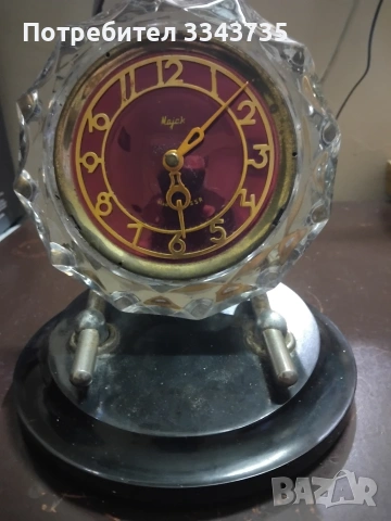 Ретро механичен настолен часовник"Маяк"