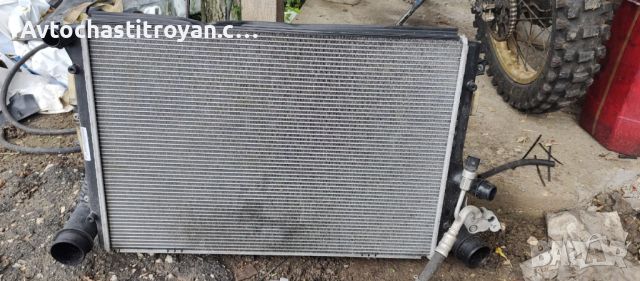 Комплект Радиатори Vw Touran 1.6 CAY /1K0 820 411 AC , снимка 1 - Части - 45823269