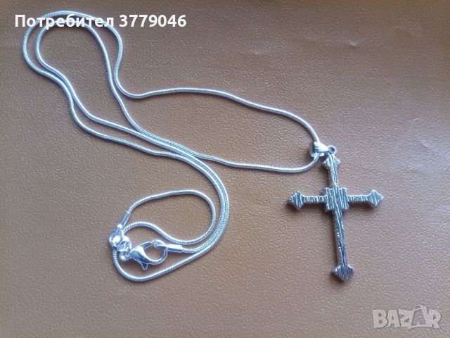 Сребърно кръстче с кристали , снимка 4 - Колиета, медальони, синджири - 45477609