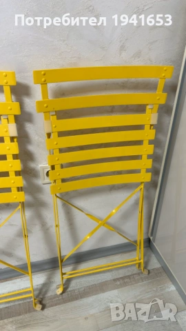 Продавам сгъваеми 2 бр. метални столове