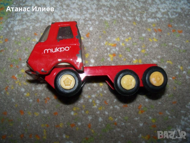 Червено ламаринено камионче играчка Микро, снимка 7 - Коли, камиони, мотори, писти - 50508942