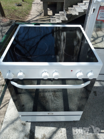 Свободно стояща печка с керамичен плот VOSS Electrolux  60 см широка 2 години гаранция!
