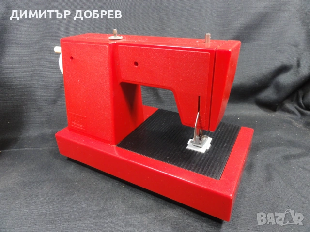 СТАРА РЕТРО СОЦ ГДР DDR ПЛАСТМАСОВА ИГРАЧКА ШЕВНА МАШИНА MICHAELA PIKO, снимка 4 - Колекции - 53022890