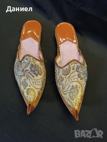 Азербайджански чехли , снимка 2 - Антикварни и старинни предмети - 53484952