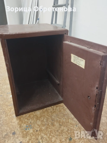 Метална огнеупорна каса / сейф, снимка 4 - Други машини и части - 53060282