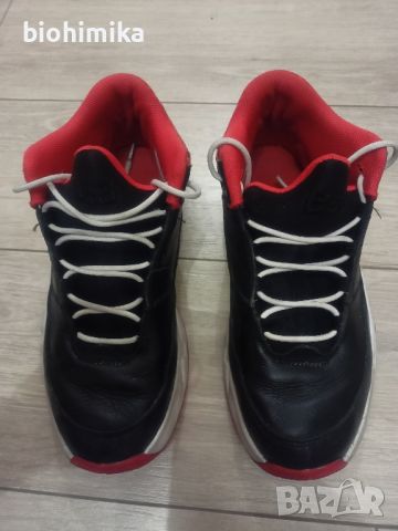 Air Jordan Max Aura 3 Leather 41, снимка 3 - Маратонки - 45724726