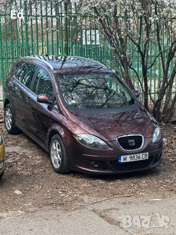 Сеат Алтеа, снимка 10 - Автомобили и джипове - 53975735