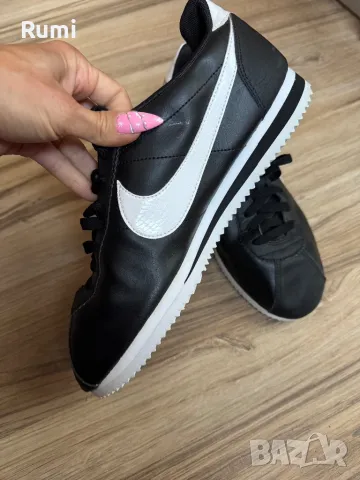 Оригинални класически маратонки Nike Classic Cortez ! 43 н, снимка 4 - Маратонки - 48383553