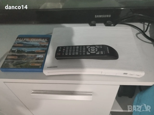 страхотен отвсякъде блу рей плеър на Самсунг оригинал-нов внос 