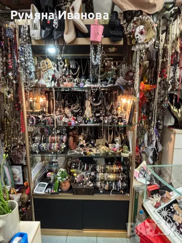 Продавам 2бр. витрини , снимка 1