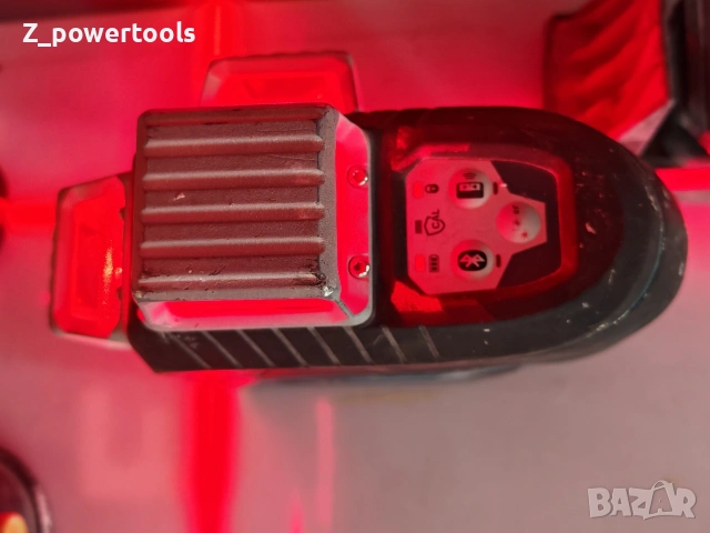 Професионален линеен лазерен нивелир Bosch GLL 3-80 C + Аксесоари и Куфар, снимка 3 - Други инструменти - 54281372