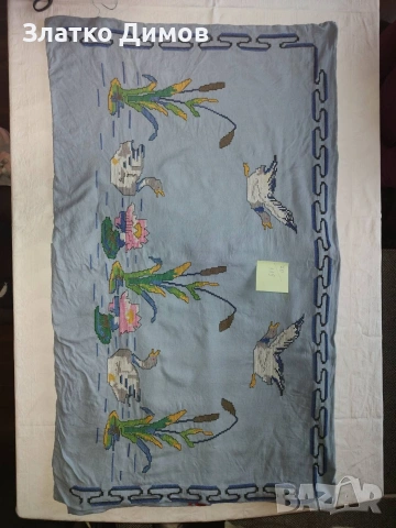 кувертюра за стена и калъфи за въглавници