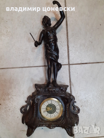 Стар френски каминен,настолен часовник