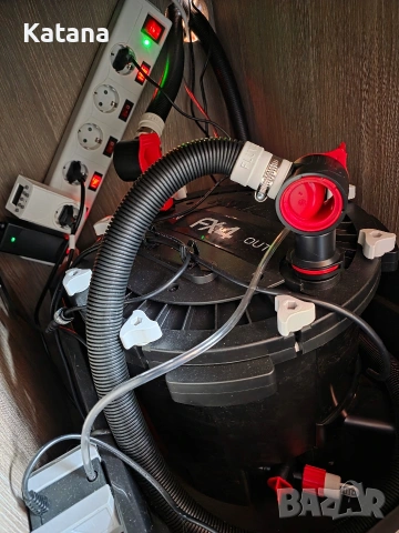 външен филтър Fluval-Fx4