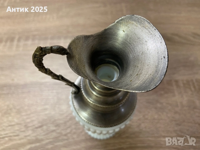 Винтидж кана от млечно стъкло с калаена дръжка, снимка 4 - Антикварни и старинни предмети - 51506776