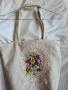 Ленена чанта с ръчна бродерия и дантела., снимка 2