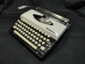 СТАРА РЕТРО ПОРТАТИВНА ПИШЕЩА МАШИНА TRIUMPH TIPPA S, снимка 2