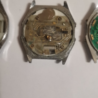 четири броя стари електронни часовника, снимка 12 - Други - 45012781