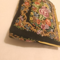 Викторианска дамска чанта с  Антична чанта Petit Point от 1900 г. Малка чанта с богато украсена злат, снимка 10 - Други ценни предмети - 44961069