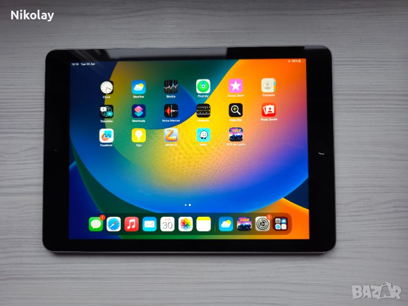 iPad (5-то поколение) - 9.7 WiFi, 128GB - Space Gray, снимка 1