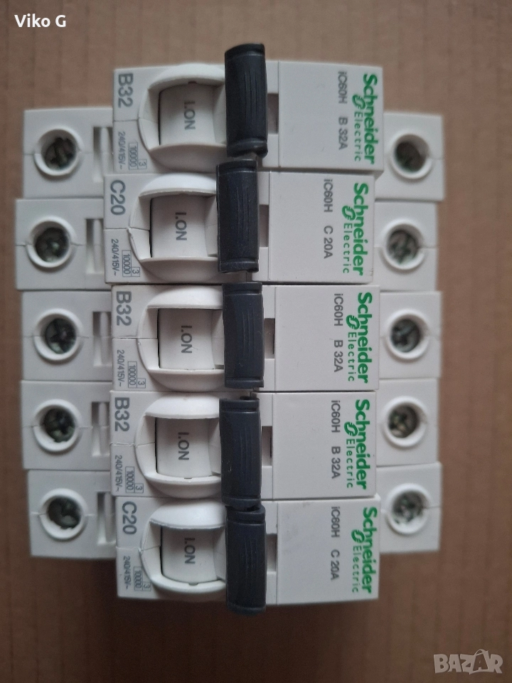автоматичен електрически прекъсвач IC60H C 20A, снимка 1
