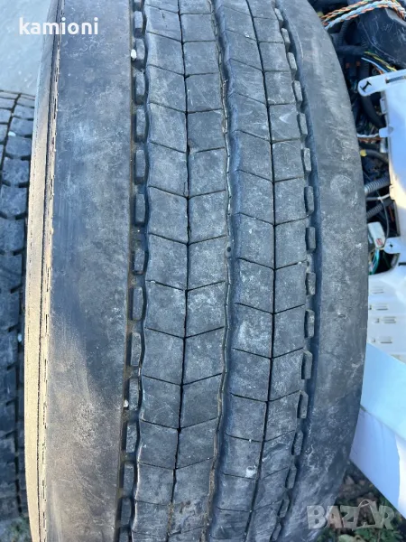 Предни гуми 315/80R22.5, снимка 1