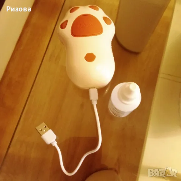 Продавам аксесоар за обиране на косми от дом любимец със зарядно, снимка 1