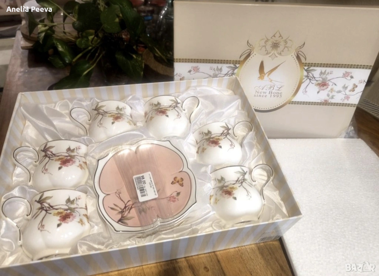 Порцеланов сервиз 12 части , снимка 1