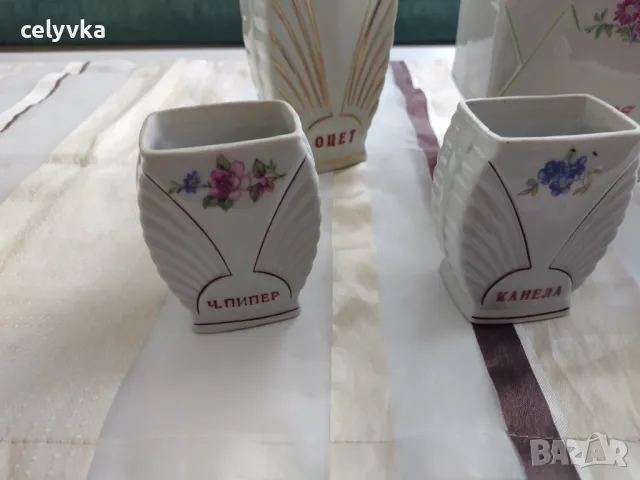 Различни буркани за подправки  - за допълване , снимка 3 - Сервизи - 50159365