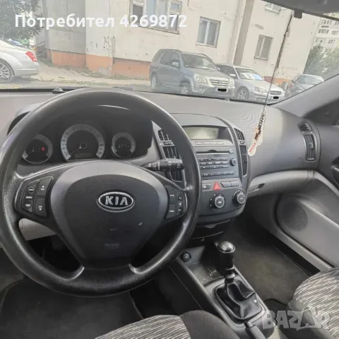 Kia Ceed 1,6 CRDI, снимка 10 - Автомобили и джипове - 47616959