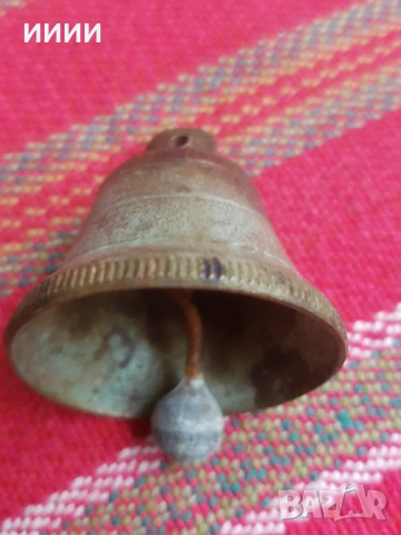 Бронзова камбанка звънец , снимка 2 - Антикварни и старинни предмети - 53248789