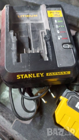 Stanley 2батерии и зарядно, снимка 4 - Други инструменти - 53292568