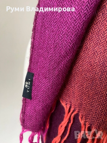 Шарен, кариран шал Тumi, от 100 % baby alpaca , снимка 2 - Шалове - 47516332