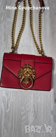червена чанта за ежедневие 