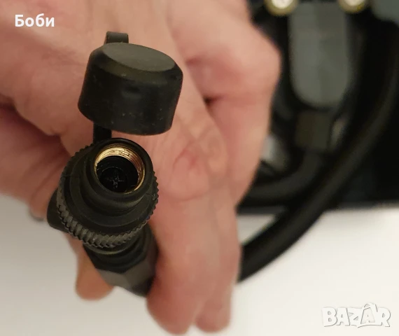 Оригинален комплект: компресор,лепило,фуния,книжка за Форд Пума (Continental), снимка 5 - Аксесоари и консумативи - 50788052