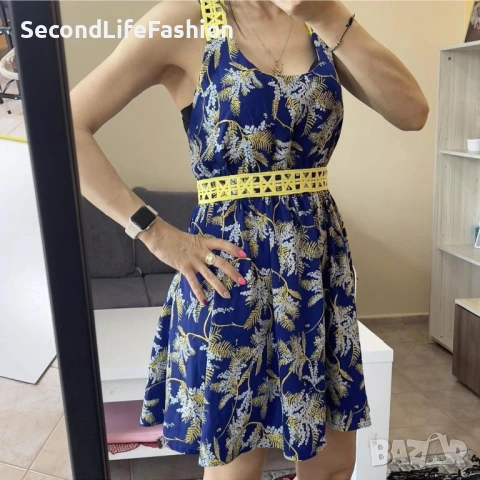 Мини рокля Opullence Charlotte с гол гръб размер S флорален принт с пчели, снимка 6 - Рокли - 53219618