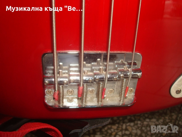 Бас китара с колан и калъф, снимка 6 - Китари - 51719582