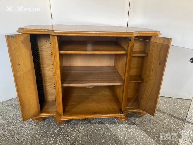 Красив ъглов шкаф от масивни дърво, снимка 3 - Шкафове - 53854888