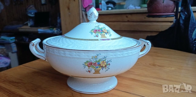Антикварен порцеланов супник с капак - Чехословакия 1920-1930г.